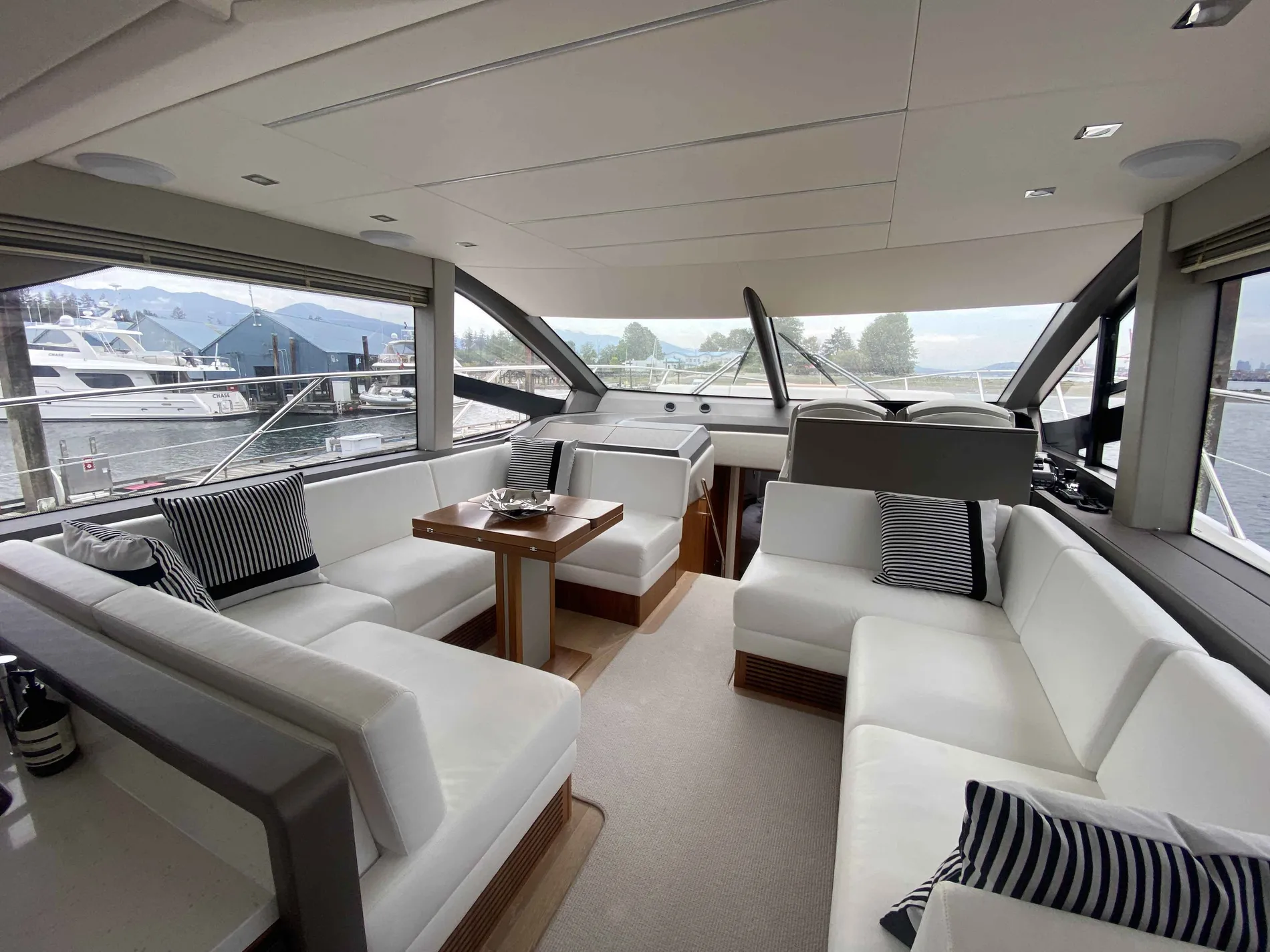 Pre-Owned 2020 Sunseeker Manhattan 52 for Sale | Vancouver, BC | M&P Yacht Centre | 68db1dfbdae076f8a605b06f