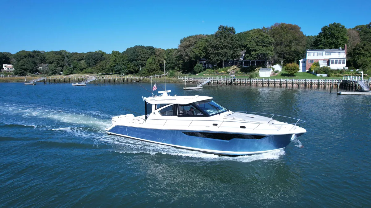2023 Pursuit OS 445
