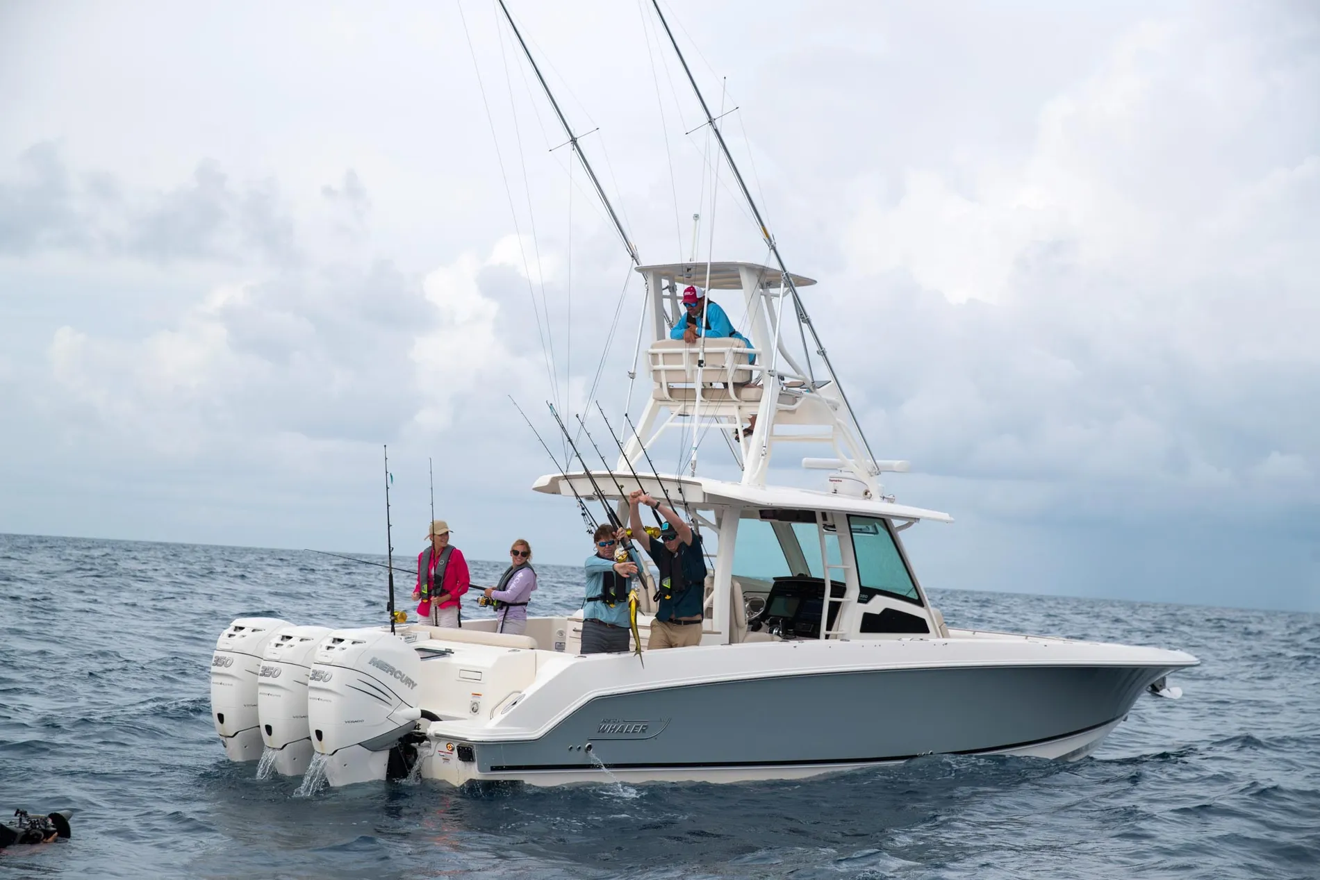 New 2027 Boston whaler 380 Outrage for Sale | Vancouver, BC | M&P Yacht Centre | 68e40e65ae357479a20e7d75