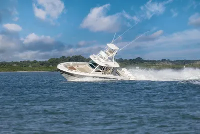 New 2027 Boston whaler 380 Outrage for Sale | Vancouver, BC | M&P Yacht Centre | 68e40e65ae357479a20e7d75
