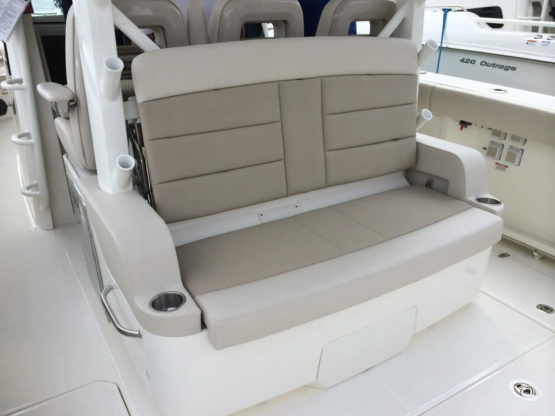 New 2027 Boston whaler 380 Outrage for Sale | Vancouver, BC | M&P Yacht Centre | 68e40e65ae357479a20e7d75