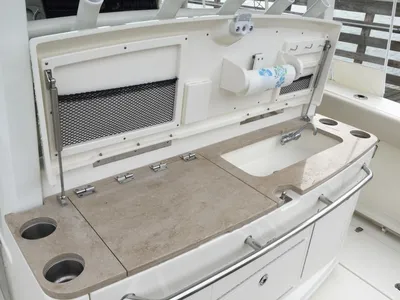 New 2027 Boston whaler 380 Outrage for Sale | Vancouver, BC | M&P Yacht Centre | 68e40e65ae357479a20e7d75