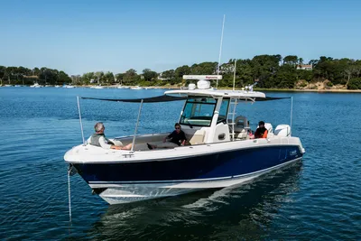 New 2027 Boston whaler 330 Outrage for Sale | Vancouver, BC | M&P Yacht Centre | 68e40ec82fc02dad3400f4cf