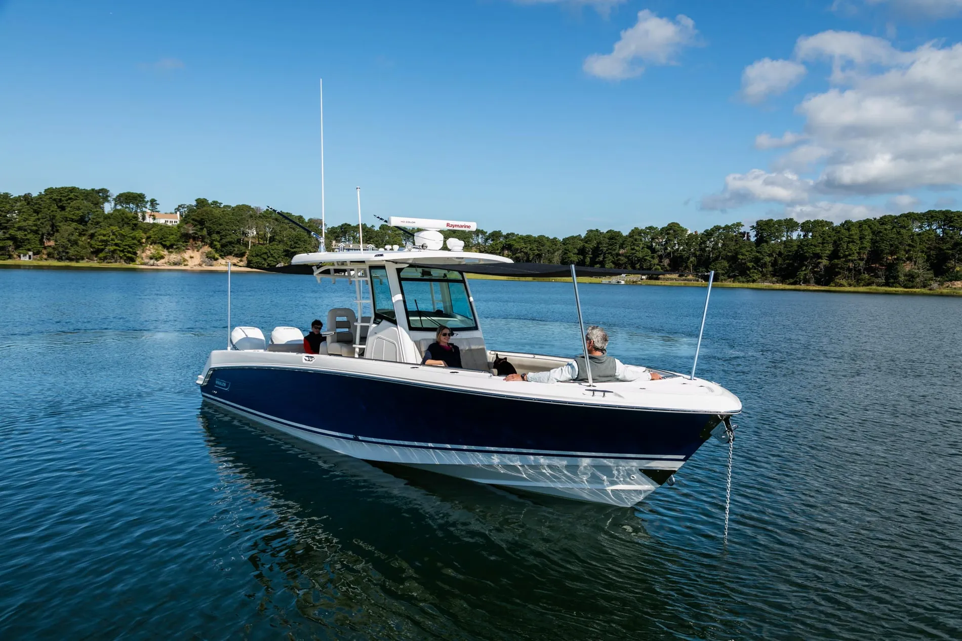 New 2027 Boston whaler 330 Outrage for Sale | Vancouver, BC | M&P Yacht Centre | 68e40ec82fc02dad3400f4cf
