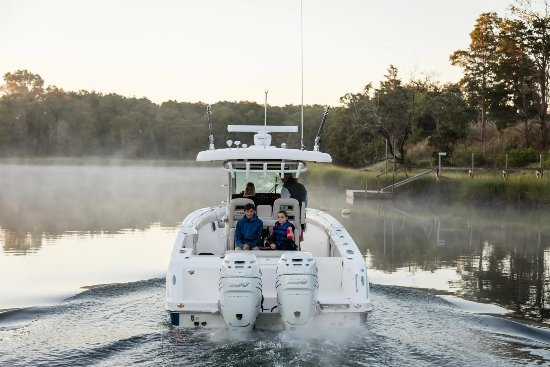 New 2027 Boston whaler 330 Outrage for Sale | Vancouver, BC | M&P Yacht Centre | 68e40ec82fc02dad3400f4cf