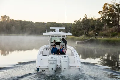 New 2027 Boston whaler 330 Outrage for Sale | Vancouver, BC | M&P Yacht Centre | 68e40ec82fc02dad3400f4cf