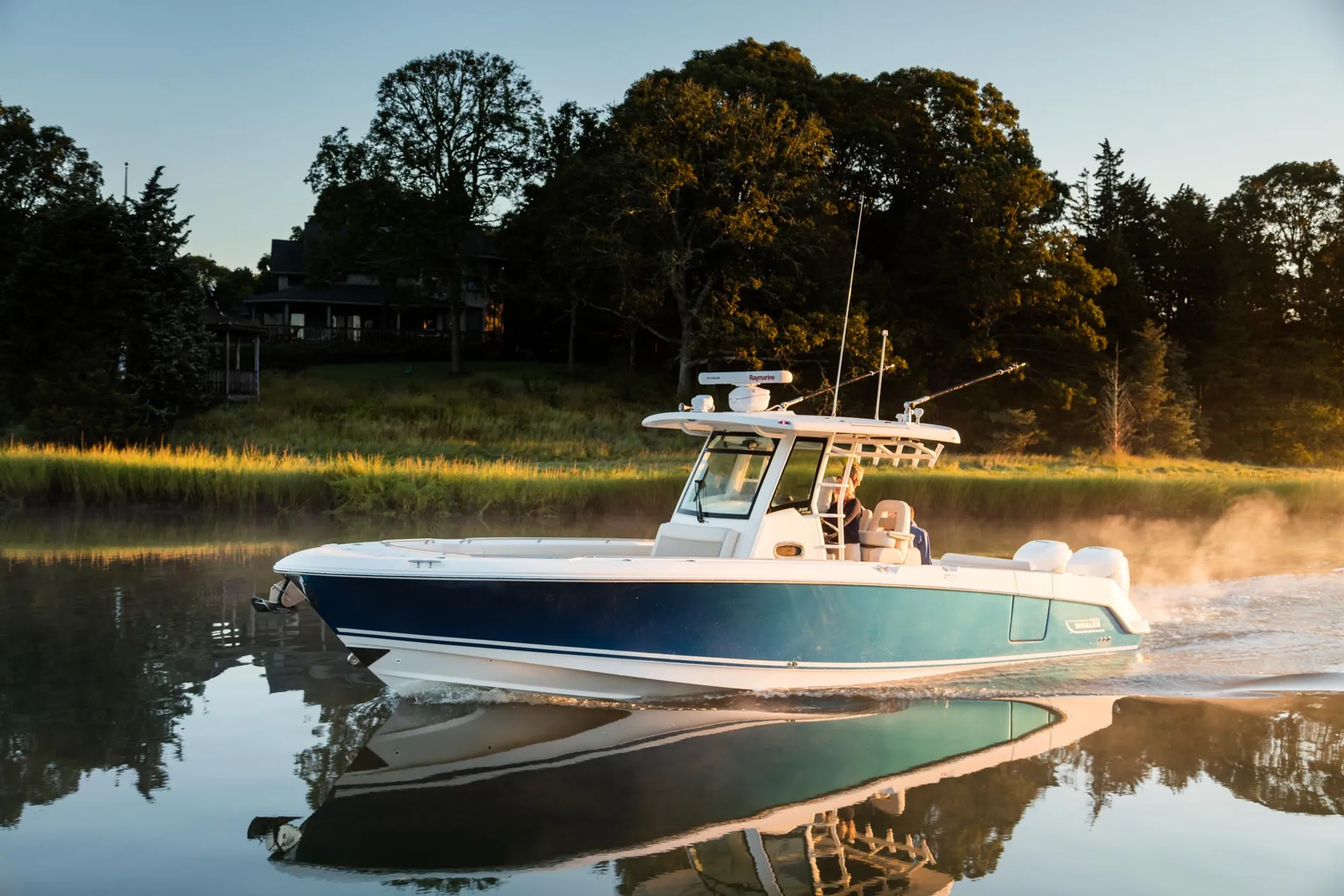 New 2027 Boston whaler 330 Outrage for Sale | Vancouver, BC | M&P Yacht Centre | 68e40ec82fc02dad3400f4cf