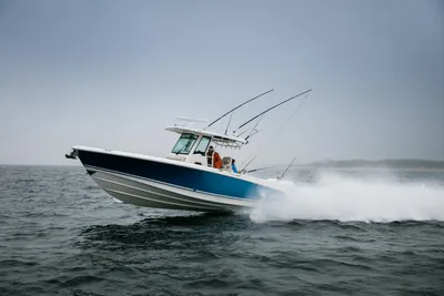 New 2027 Boston whaler 330 Outrage for Sale | Vancouver, BC | M&P Yacht Centre | 68e40ec82fc02dad3400f4cf