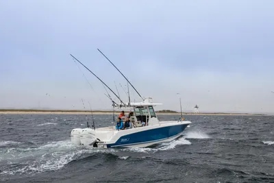 New 2027 Boston whaler 330 Outrage for Sale | Vancouver, BC | M&P Yacht Centre | 68e40ec82fc02dad3400f4cf