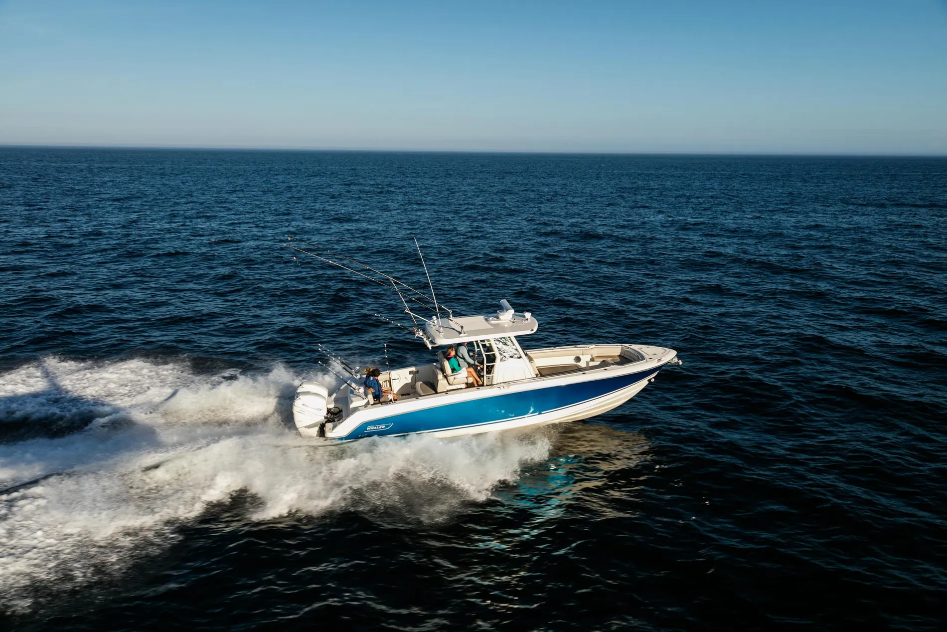 New 2027 Boston whaler 330 Outrage for Sale | Vancouver, BC | M&P Yacht Centre | 68e40ec82fc02dad3400f4cf
