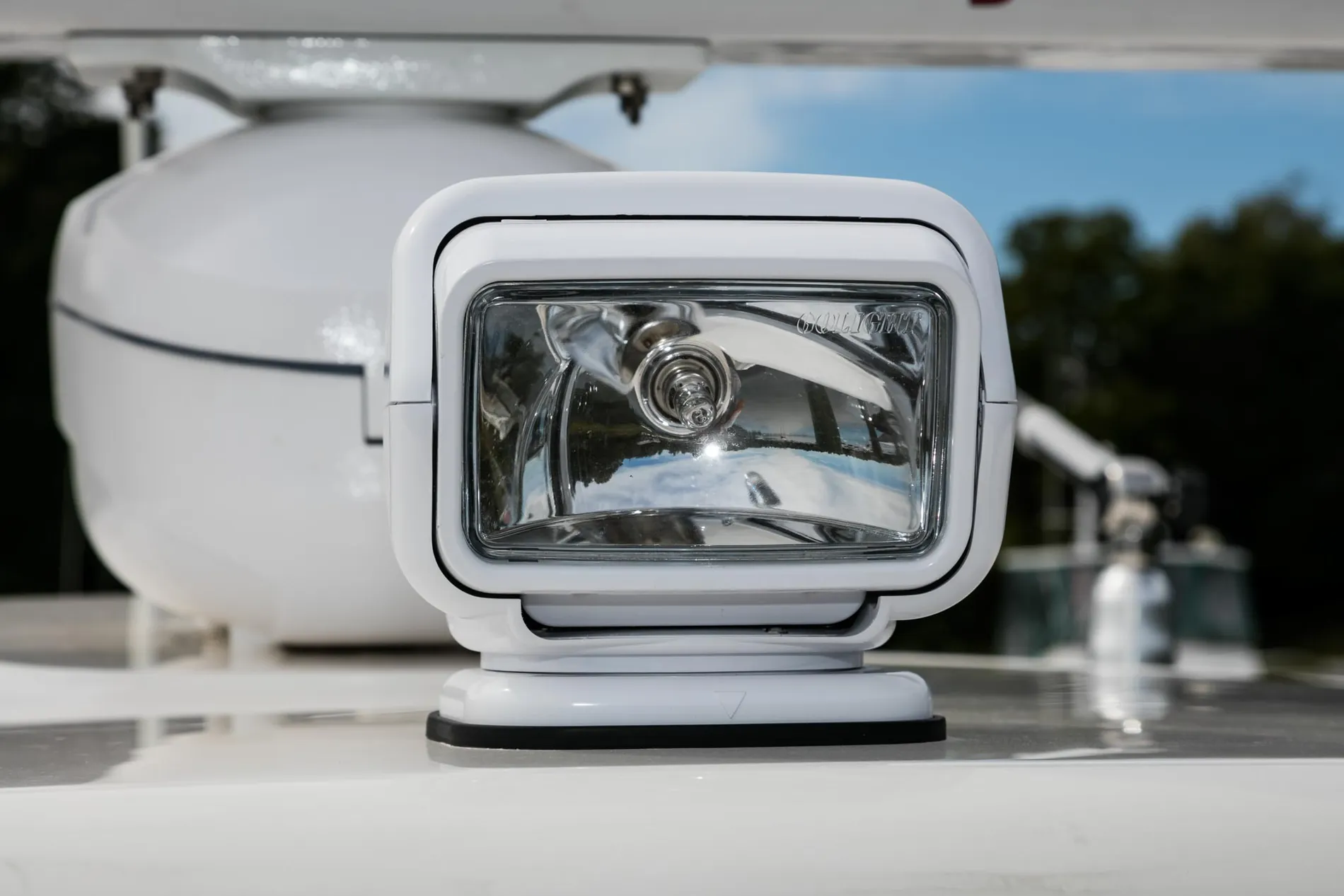 New 2027 Boston whaler 330 Outrage for Sale | Vancouver, BC | M&P Yacht Centre | 68e40ec82fc02dad3400f4cf