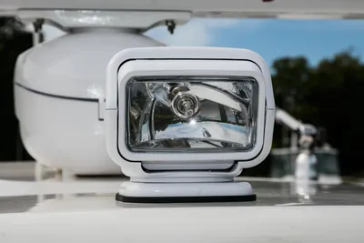 New 2027 Boston whaler 330 Outrage for Sale | Vancouver, BC | M&P Yacht Centre | 68e40ec82fc02dad3400f4cf