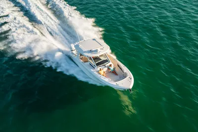 New 2027 Boston whaler 350 Realm for Sale | Vancouver, BC | M&P Yacht Centre | 68e40f17e832bfeafd03be1e