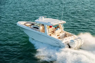 New 2027 Boston whaler 350 Realm for Sale | Vancouver, BC | M&P Yacht Centre | 68e40f17e832bfeafd03be1e