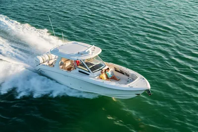 New 2027 Boston whaler 350 Realm for Sale | Vancouver, BC | M&P Yacht Centre | 68e40f17e832bfeafd03be1e