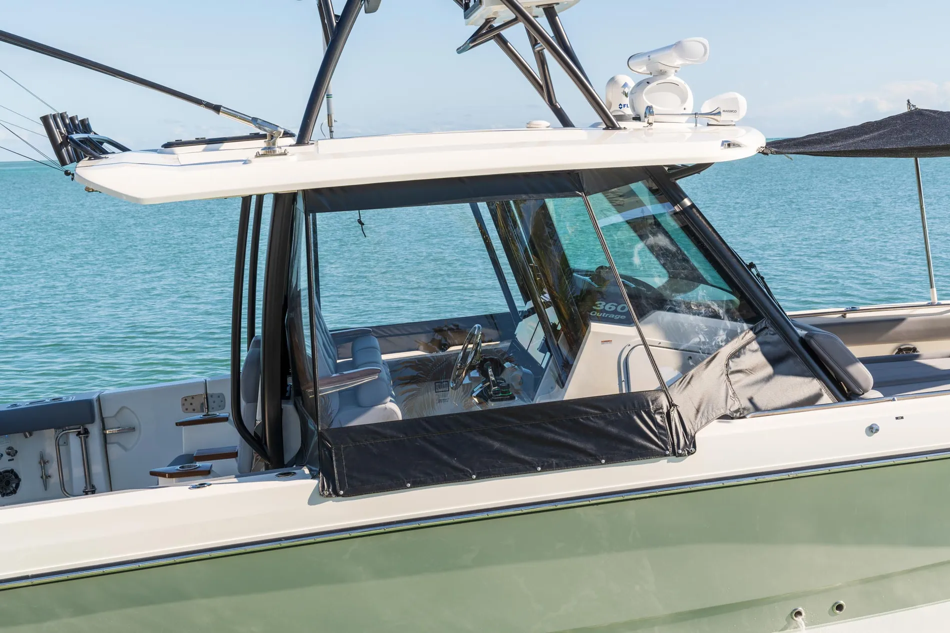 New 2027 Boston whaler 360 Outrage for Sale | Vancouver, BC | M&P Yacht Centre | 68e41eab379af45d9002e6cd