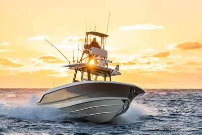 New 2027 Boston whaler 360 Outrage for Sale | Vancouver, BC | M&P Yacht Centre | 68e41eab379af45d9002e6cd