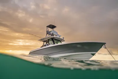 New 2027 Boston whaler 360 Outrage for Sale | Vancouver, BC | M&P Yacht Centre | 68e41eab379af45d9002e6cd