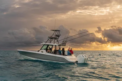 New 2027 Boston whaler 360 Outrage for Sale | Vancouver, BC | M&P Yacht Centre | 68e41eab379af45d9002e6cd
