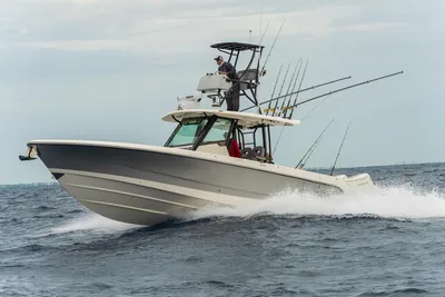 New 2027 Boston whaler 360 Outrage for Sale | Vancouver, BC | M&P Yacht Centre | 68e41eab379af45d9002e6cd