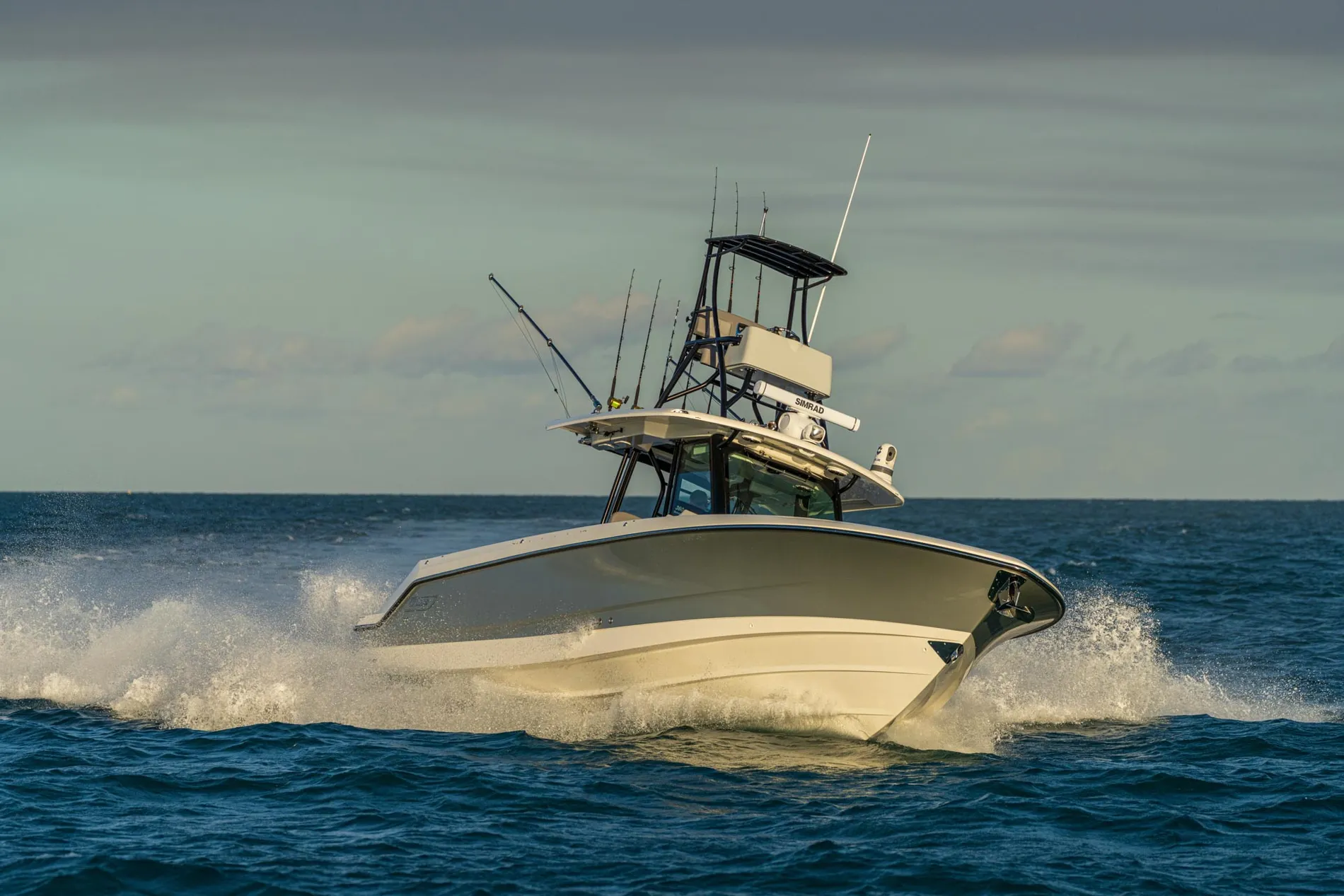 New 2027 Boston whaler 360 Outrage for Sale | Vancouver, BC | M&P Yacht Centre | 68e41eab379af45d9002e6cd