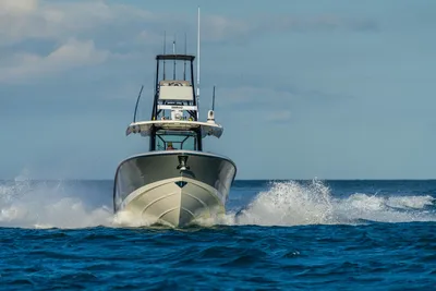 New 2027 Boston whaler 360 Outrage for Sale | Vancouver, BC | M&P Yacht Centre | 68e41eab379af45d9002e6cd