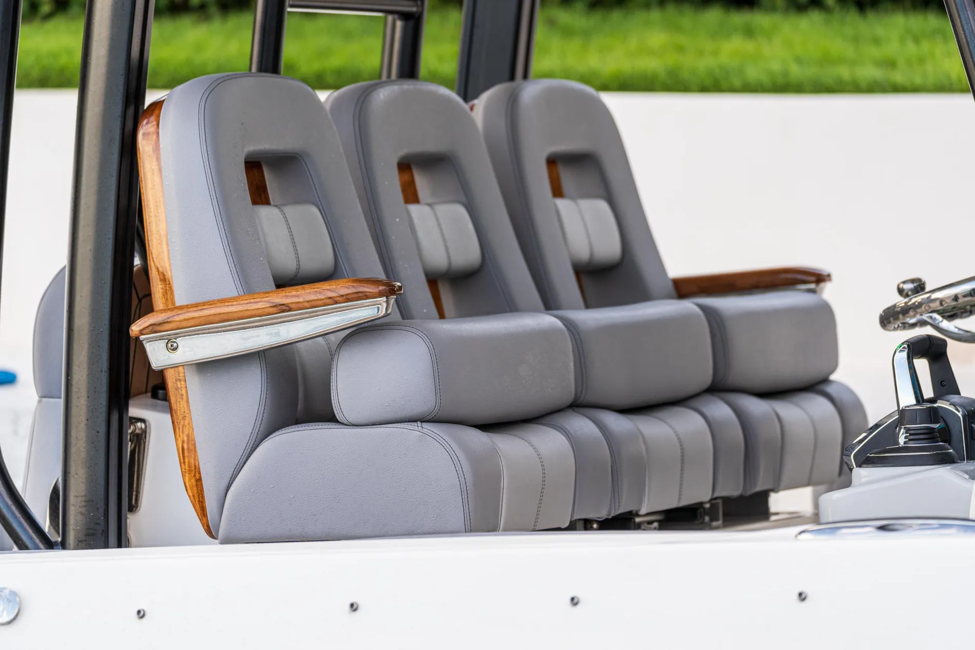 New 2027 Boston whaler 360 Outrage for Sale | Vancouver, BC | M&P Yacht Centre | 68e41eab379af45d9002e6cd