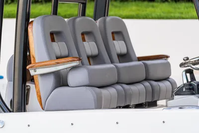 New 2027 Boston whaler 360 Outrage for Sale | Vancouver, BC | M&P Yacht Centre | 68e41eab379af45d9002e6cd