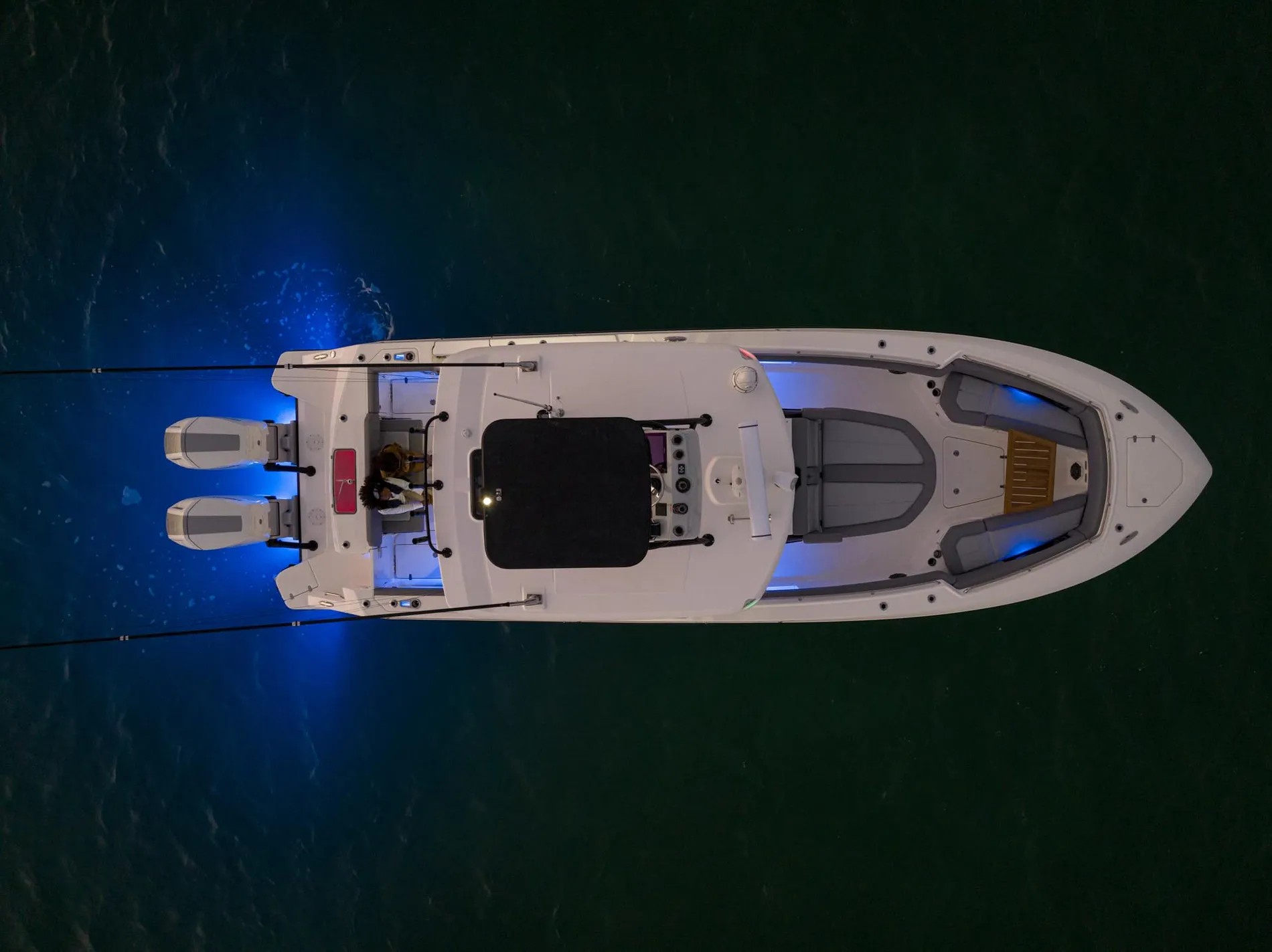 New 2027 Boston whaler 360 Outrage for Sale | Vancouver, BC | M&P Yacht Centre | 68e41eab379af45d9002e6cd