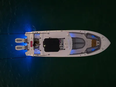 New 2027 Boston whaler 360 Outrage for Sale | Vancouver, BC | M&P Yacht Centre | 68e41eab379af45d9002e6cd