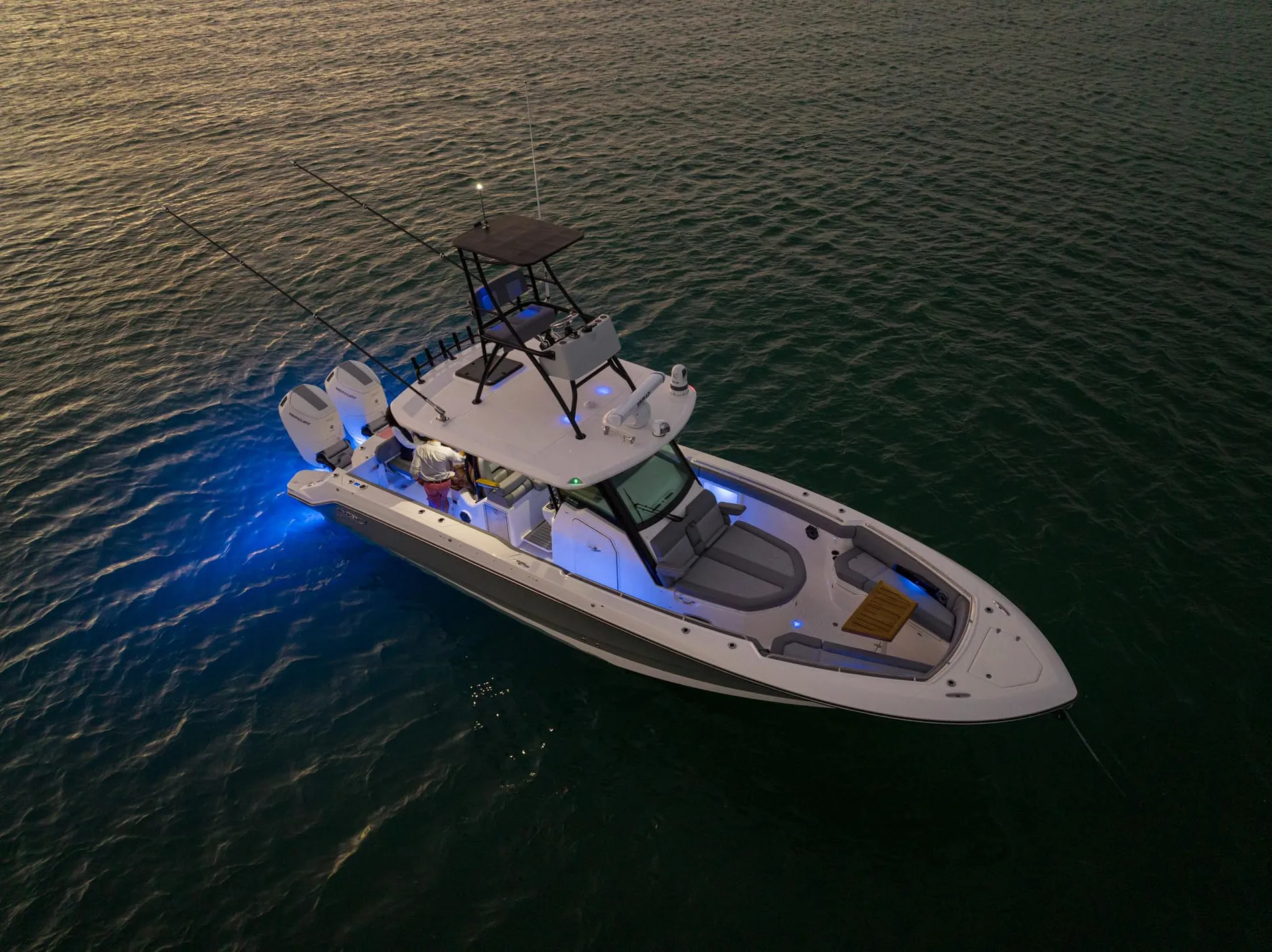 New 2027 Boston whaler 360 Outrage for Sale | Vancouver, BC | M&P Yacht Centre | 68e41eab379af45d9002e6cd
