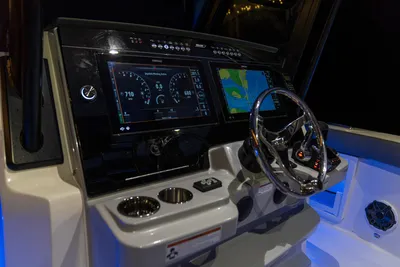 New 2027 Boston whaler 360 Outrage for Sale | Vancouver, BC | M&P Yacht Centre | 68e41eab379af45d9002e6cd
