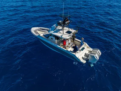 New 2027 Boston whaler 360 Outrage for Sale | Vancouver, BC | M&P Yacht Centre | 68e41eab379af45d9002e6cd