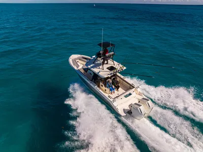 New 2027 Boston whaler 360 Outrage for Sale | Vancouver, BC | M&P Yacht Centre | 68e41eab379af45d9002e6cd