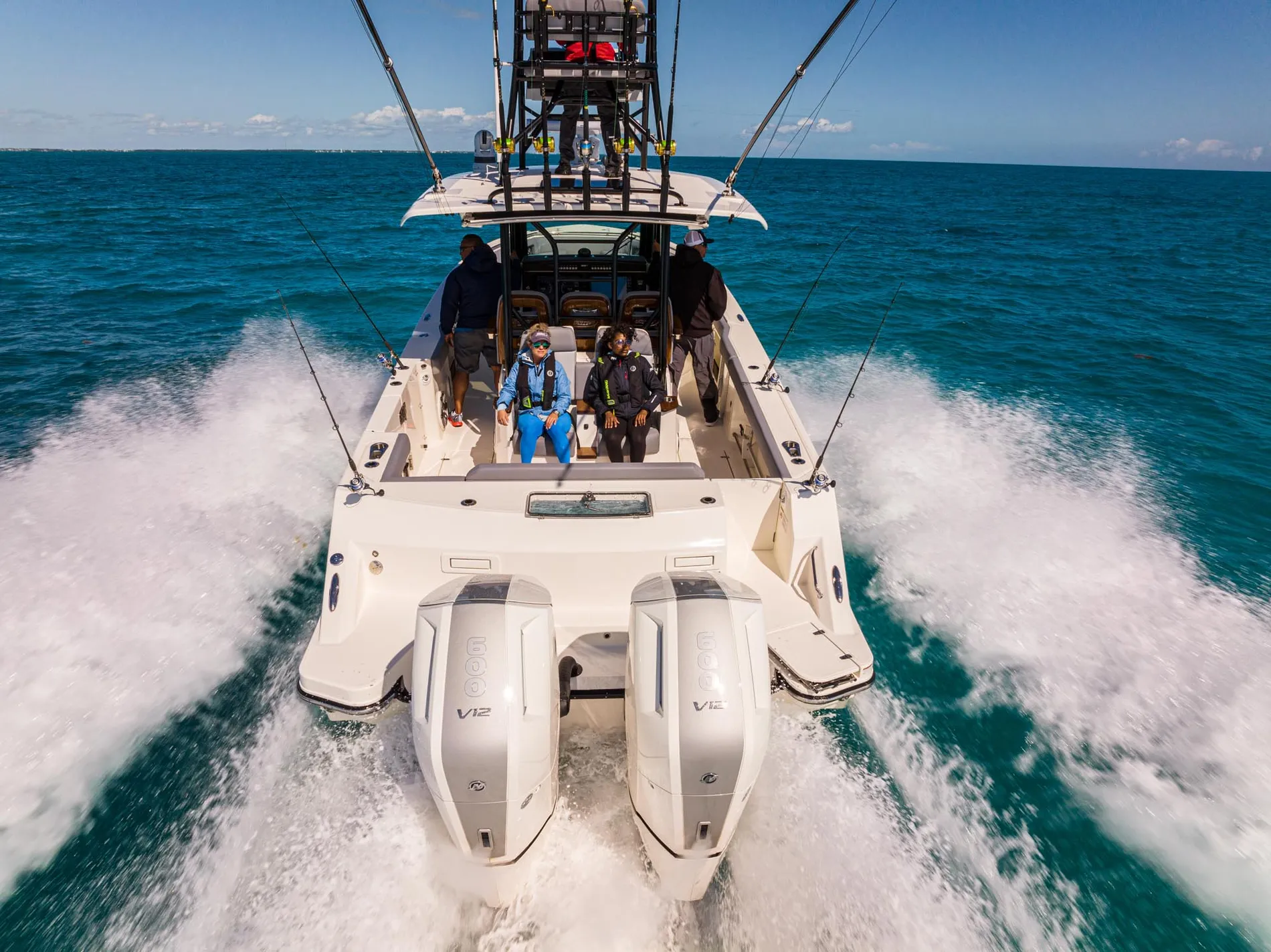 New 2027 Boston whaler 360 Outrage for Sale | Vancouver, BC | M&P Yacht Centre | 68e41eab379af45d9002e6cd