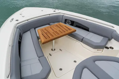 New 2027 Boston whaler 360 Outrage for Sale | Vancouver, BC | M&P Yacht Centre | 68e41eab379af45d9002e6cd
