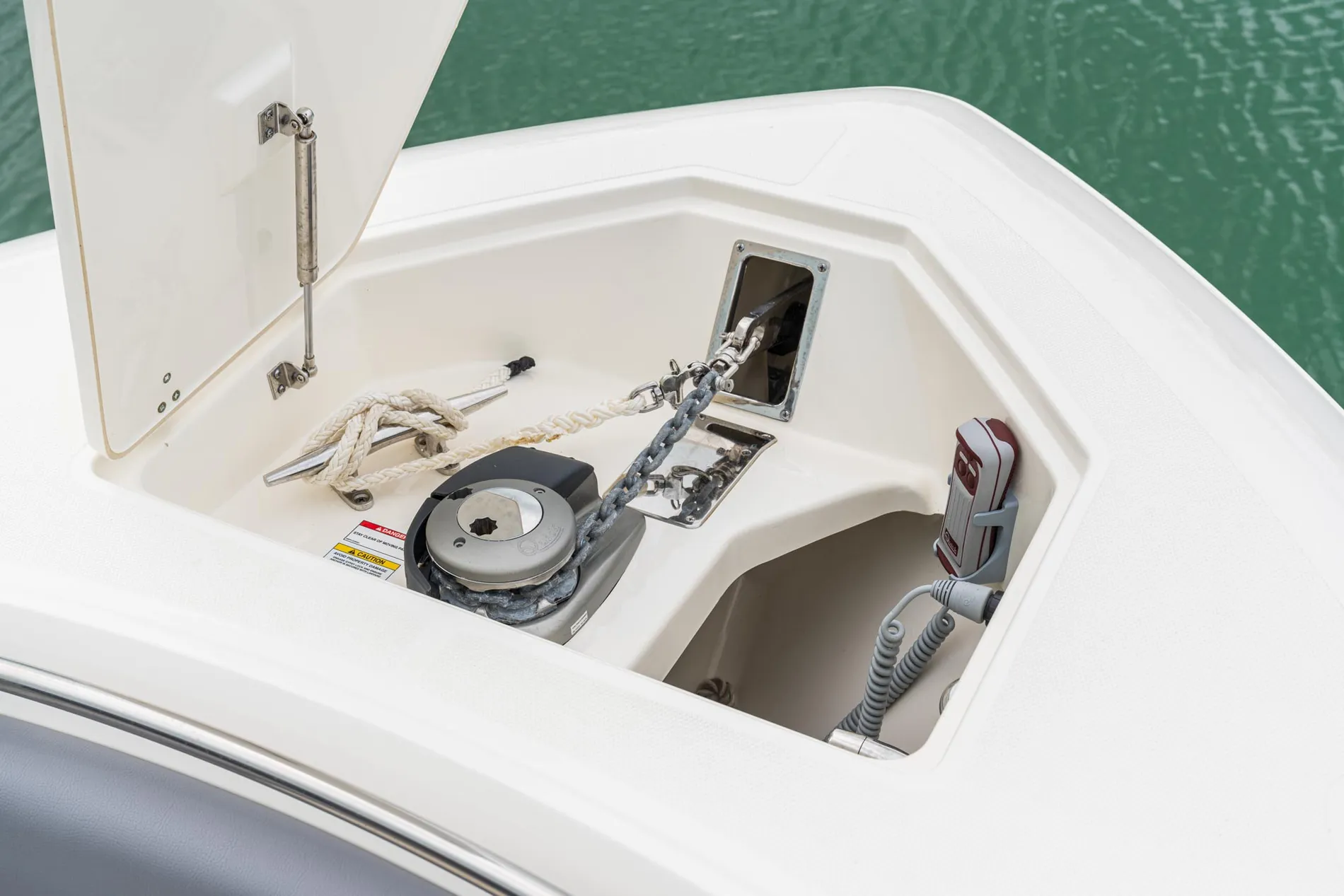 New 2027 Boston whaler 360 Outrage for Sale | Vancouver, BC | M&P Yacht Centre | 68e41eab379af45d9002e6cd