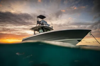 New 2027 Boston whaler 360 Outrage for Sale | Vancouver, BC | M&P Yacht Centre | 68e41eab379af45d9002e6cd