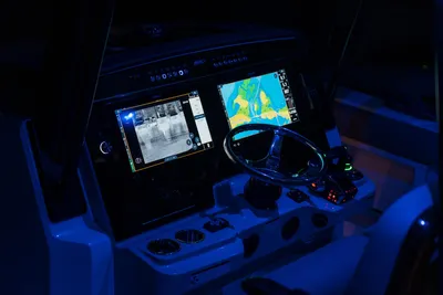 New 2027 Boston whaler 360 Outrage for Sale | Vancouver, BC | M&P Yacht Centre | 68e41eab379af45d9002e6cd