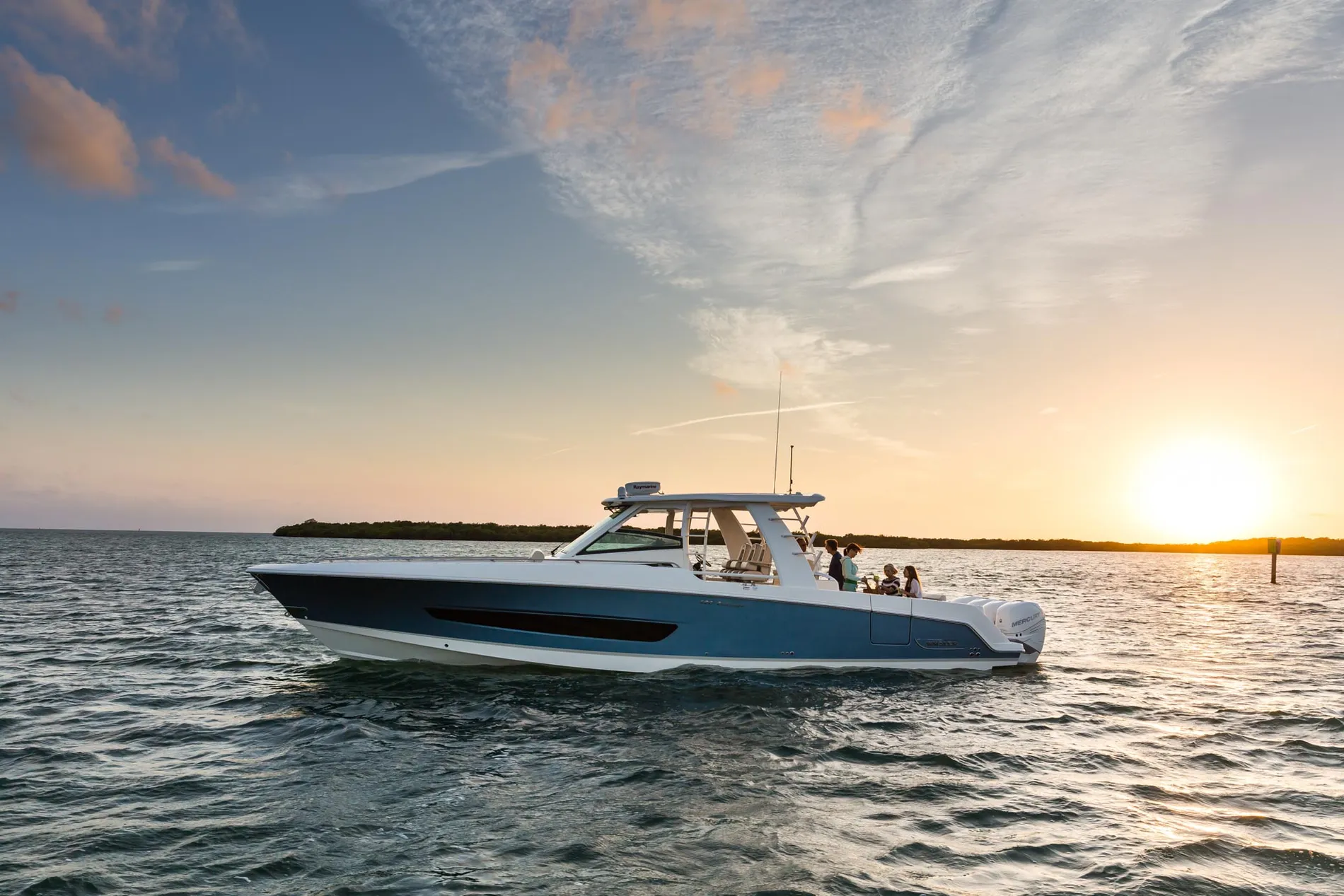 New 2027 Boston whaler 420 Outrage for Sale | Vancouver, BC | M&P Yacht Centre | 68e41f268d2f5380f90ebe8b