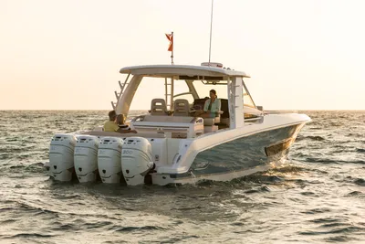 New 2027 Boston whaler 420 Outrage for Sale | Vancouver, BC | M&P Yacht Centre | 68e41f268d2f5380f90ebe8b