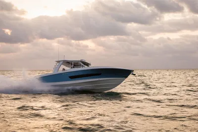 New 2027 Boston whaler 420 Outrage for Sale | Vancouver, BC | M&P Yacht Centre | 68e41f268d2f5380f90ebe8b