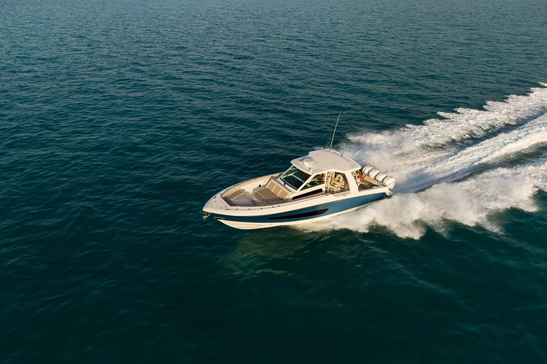 New 2027 Boston whaler 420 Outrage for Sale | Vancouver, BC | M&P Yacht Centre | 68e41f268d2f5380f90ebe8b