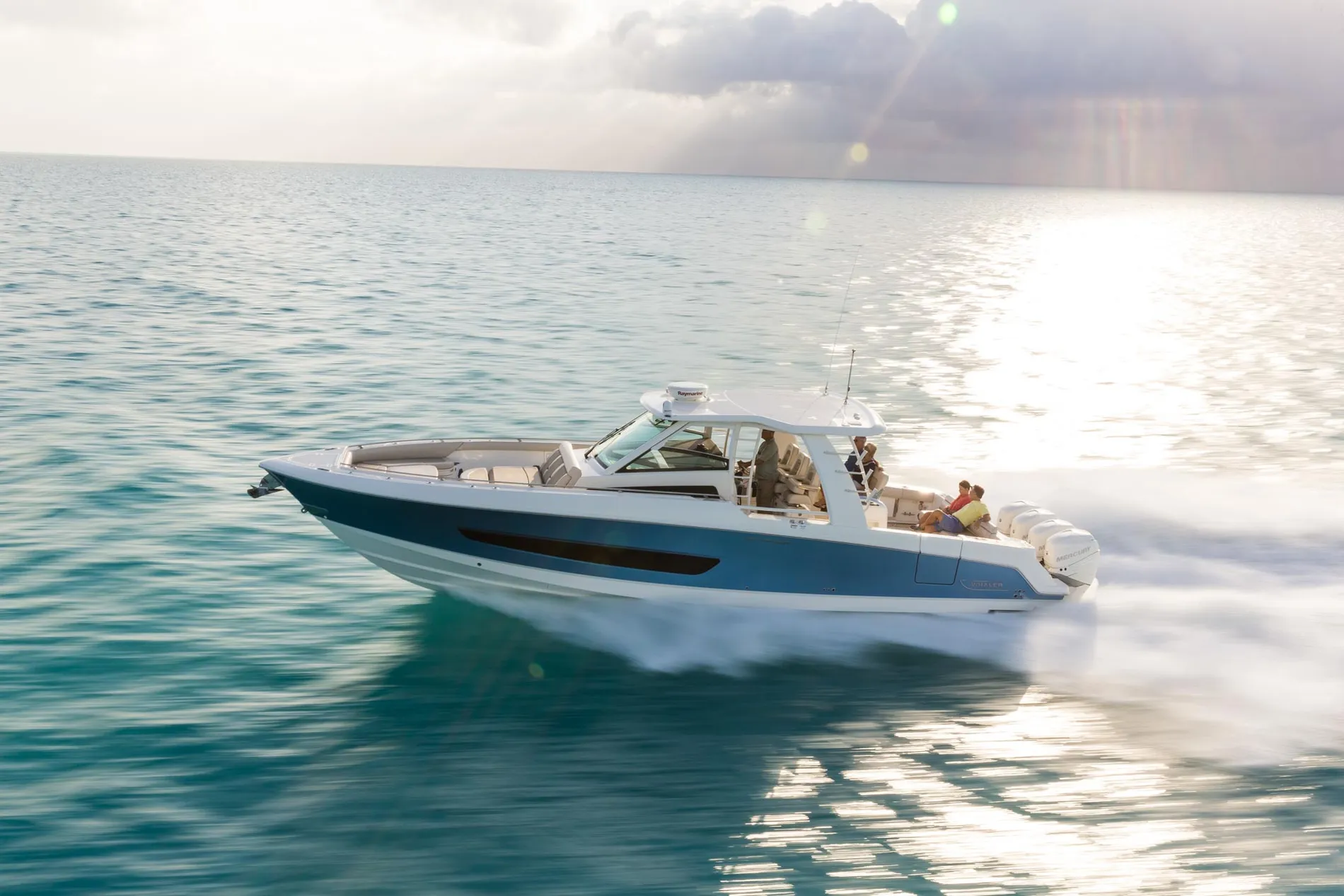 New 2027 Boston whaler 420 Outrage for Sale | Vancouver, BC | M&P Yacht Centre | 68e41f268d2f5380f90ebe8b