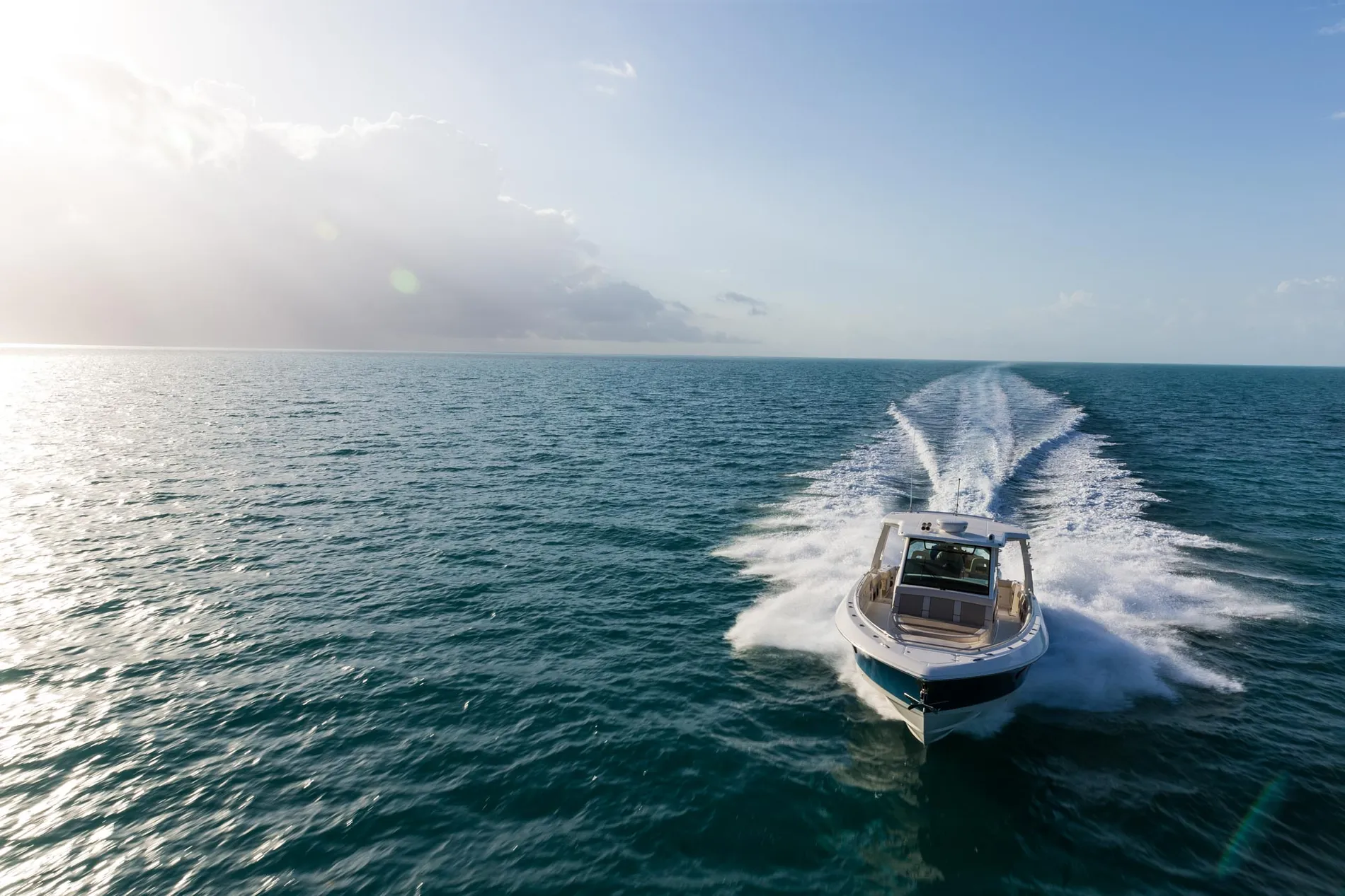 New 2027 Boston whaler 420 Outrage for Sale | Vancouver, BC | M&P Yacht Centre | 68e41f268d2f5380f90ebe8b