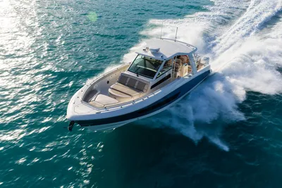 New 2027 Boston whaler 420 Outrage for Sale | Vancouver, BC | M&P Yacht Centre | 68e41f268d2f5380f90ebe8b