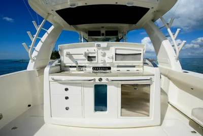 New 2027 Boston whaler 420 Outrage for Sale | Vancouver, BC | M&P Yacht Centre | 68e41f268d2f5380f90ebe8b