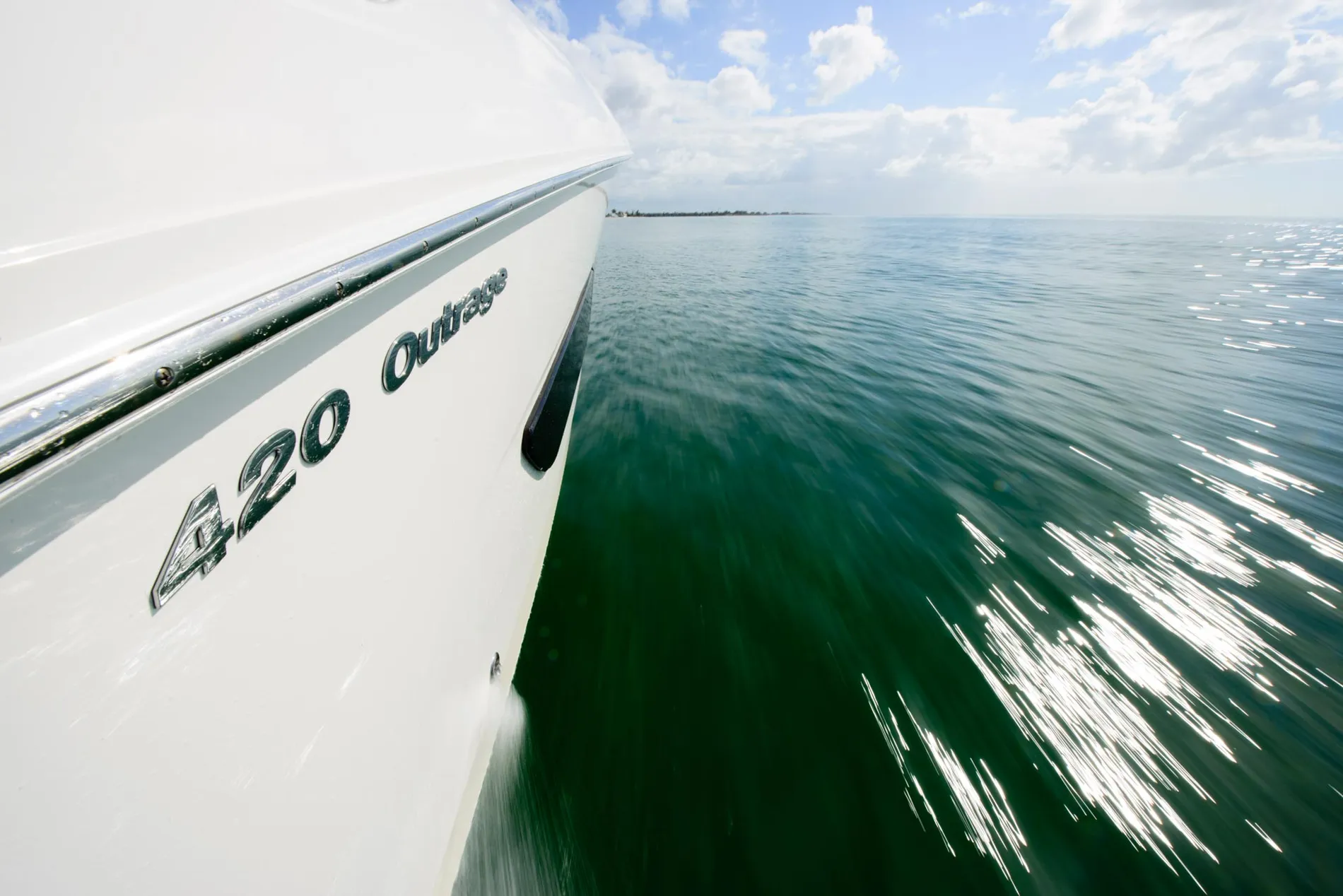 New 2027 Boston whaler 420 Outrage for Sale | Vancouver, BC | M&P Yacht Centre | 68e41f268d2f5380f90ebe8b
