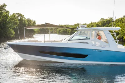New 2027 Boston whaler 420 Outrage for Sale | Vancouver, BC | M&P Yacht Centre | 68e41f268d2f5380f90ebe8b