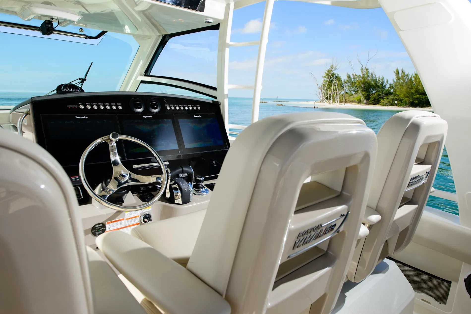 New 2027 Boston whaler 420 Outrage for Sale | Vancouver, BC | M&P Yacht Centre | 68e41f268d2f5380f90ebe8b